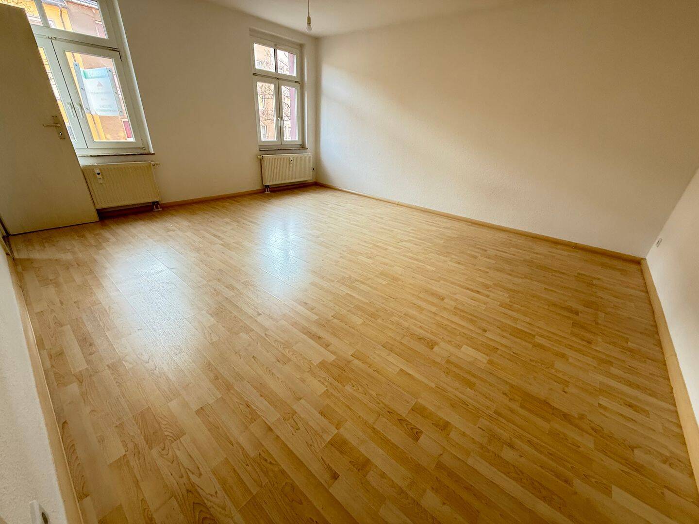 Nachmieter gesucht ! inkl. EBK / im 1. OG mit Laminat- Bad mit Wanne** – Chemnitz – Vorschaubild 5