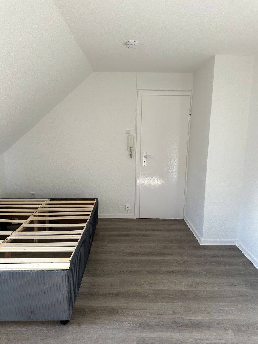 Moblierte 1-Zimmer-Wohnung im 4. Obergeschoss am Goethering Osnabrück