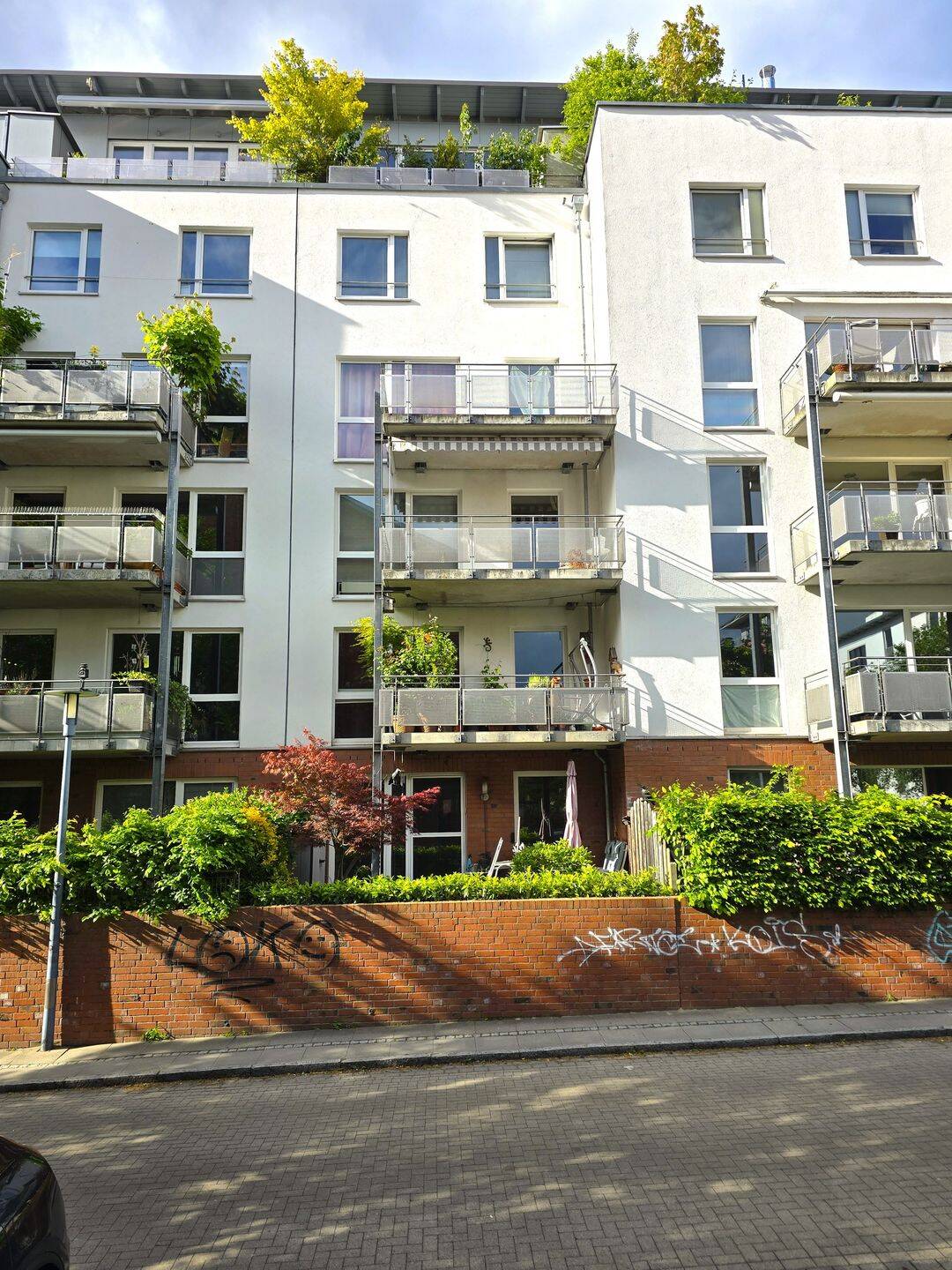 Stilvoll wohnen in Bahrenfeld: Großzügige Eigentumswohnung mit Südbalkon und Tiefgarage – Hamburg – Vorschaubild 2