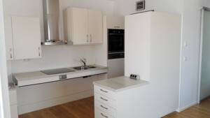 Voll möblierte, helle 3-Zimmer-Wohnung mit Balkon und Einbauküche in Ulm – 89075 Ulm – Vorschaubild 3