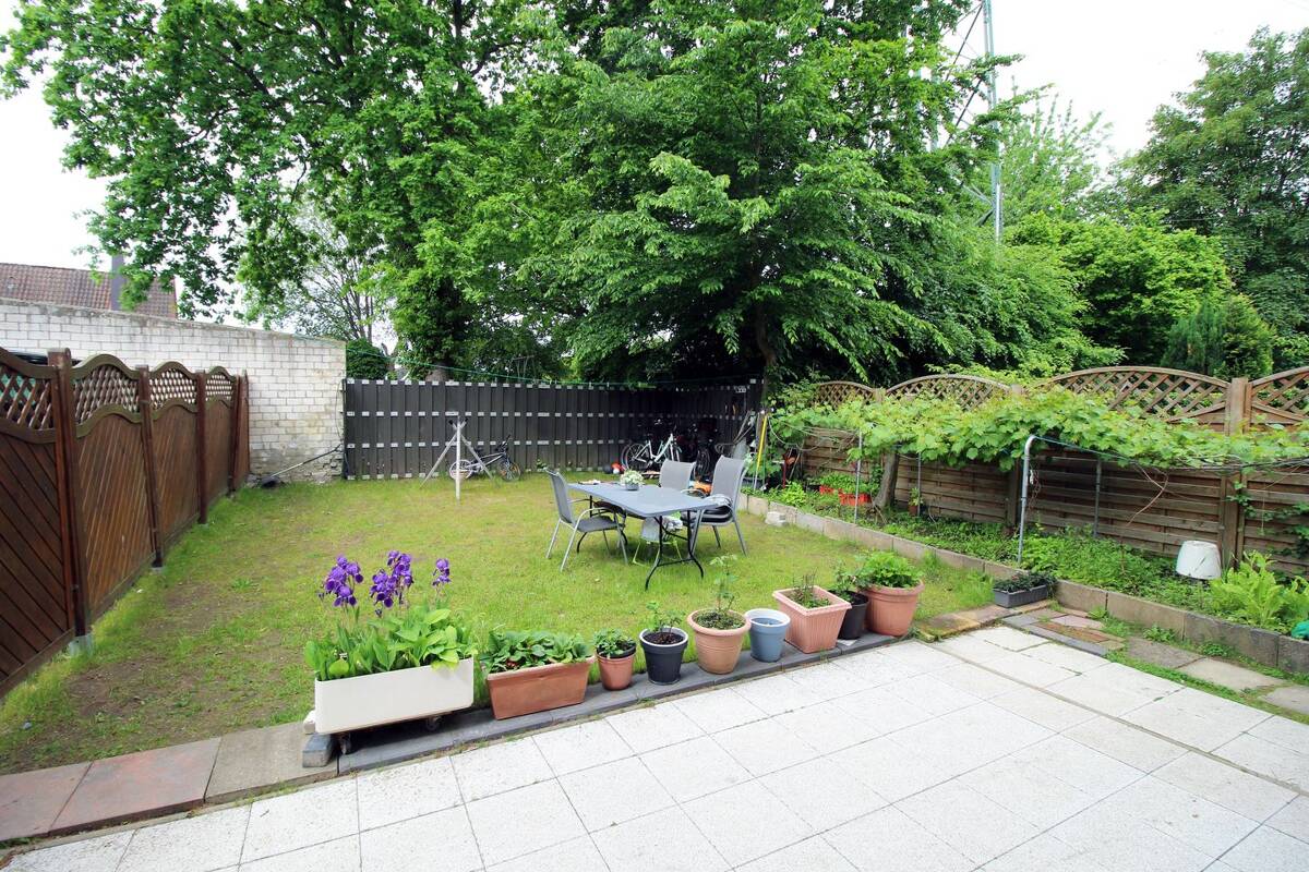 Schöne Doppelhaushälfte in guter Lage – 22547 Hamburg – Bild 1 von 9