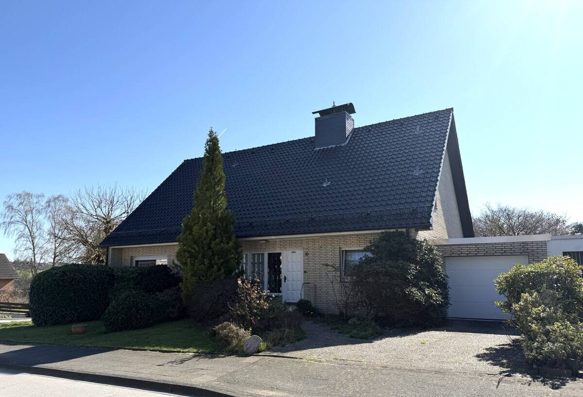 ++ Ihr Logenplatz in Aufderhöhe - Stilvolles 1-2 Familienhaus in privilegierter Lage ++