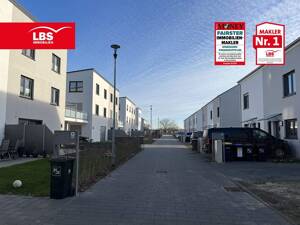 Modernes Reihenendhaus mit viel Platz auf 3 Etagen 3 Bäder, Balkon+Garten – 12621 Berlin – Vorschaubild 1