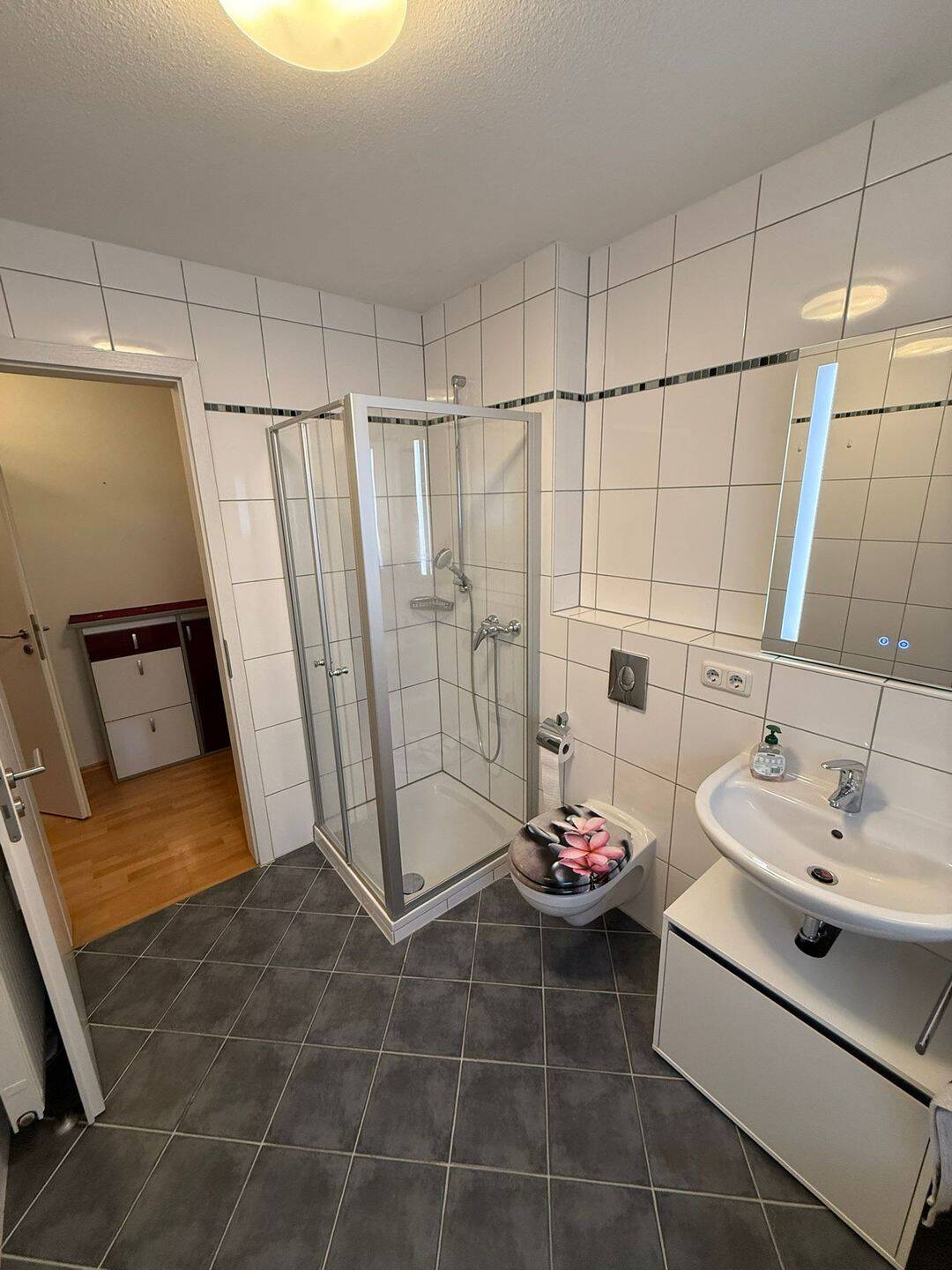 TEILMÖBLIERT: Wunderschöne, Helle und super geschnittene 2-Zimmer Wohnung in TOP LAGE - NÄHE UNIBVERSITÄTEN AM GALGENBERG – Regensburg – Vorschaubild 4