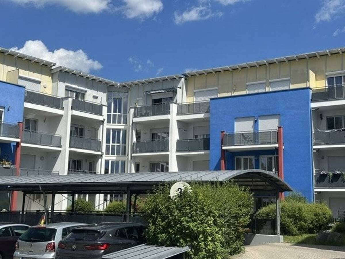 Exklusives Wohngefühl zentrumsnah - 2-Zimmer-Wohnung mit Balkon und zusätzlichem Raum – 84130 Dingolfing – Bild 1 von 9