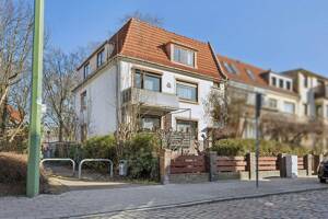 Stilvolle Eigentumswohnung mit Altbauflair und Balkon in Bremerhaven -Mitte