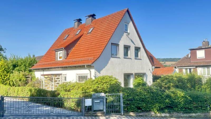 RESERVIERT***Wohnen am Tannenwäldchen*** Großzügiges Einfamilienwohnhaus mit Garage in zentraler Lage von Melsungen – Melsungen – Bild 1 von 9