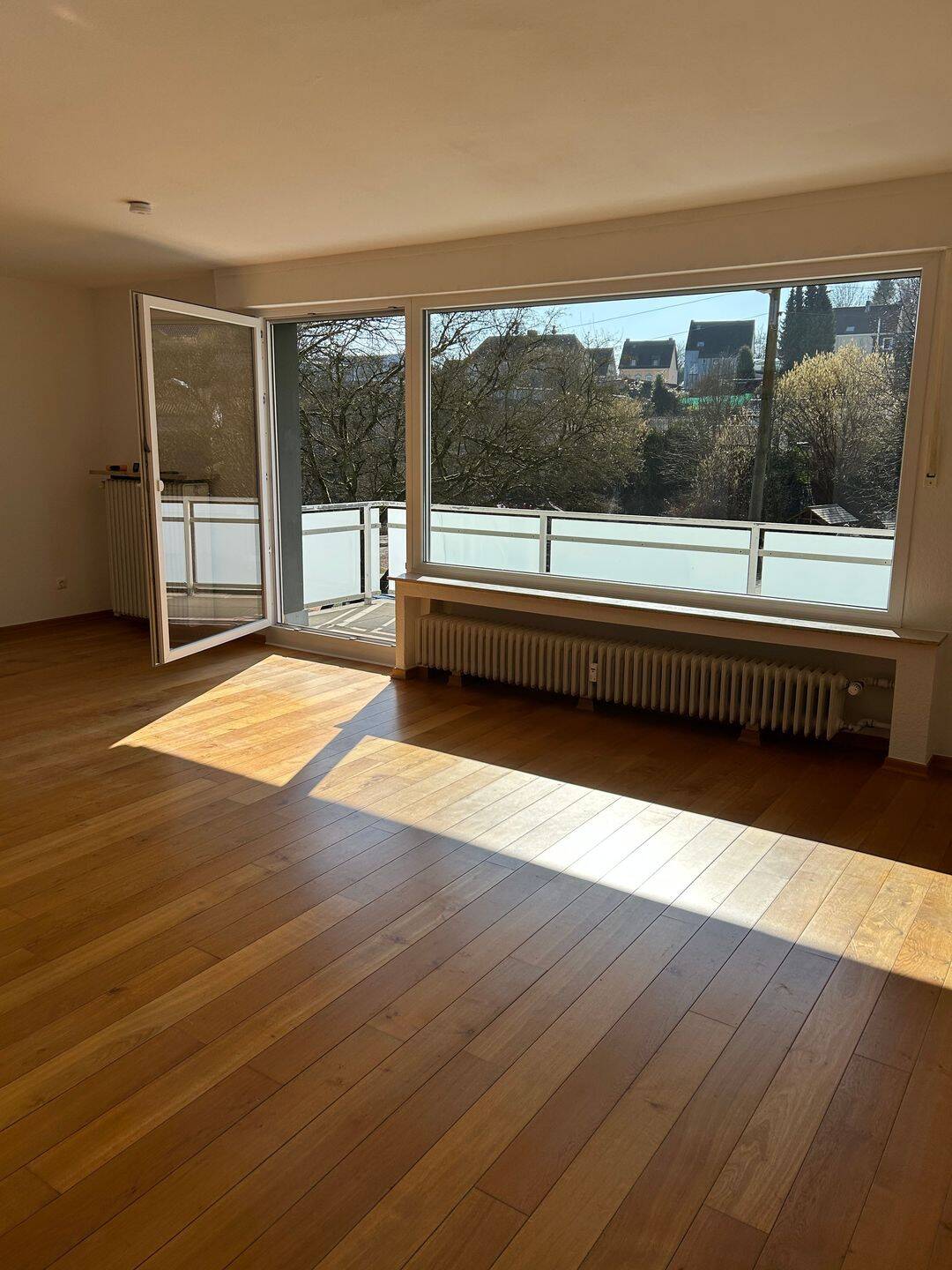 Wohnung 82 qm in Hochparterre mit neuem Bad Kellerraum und Parkplatz