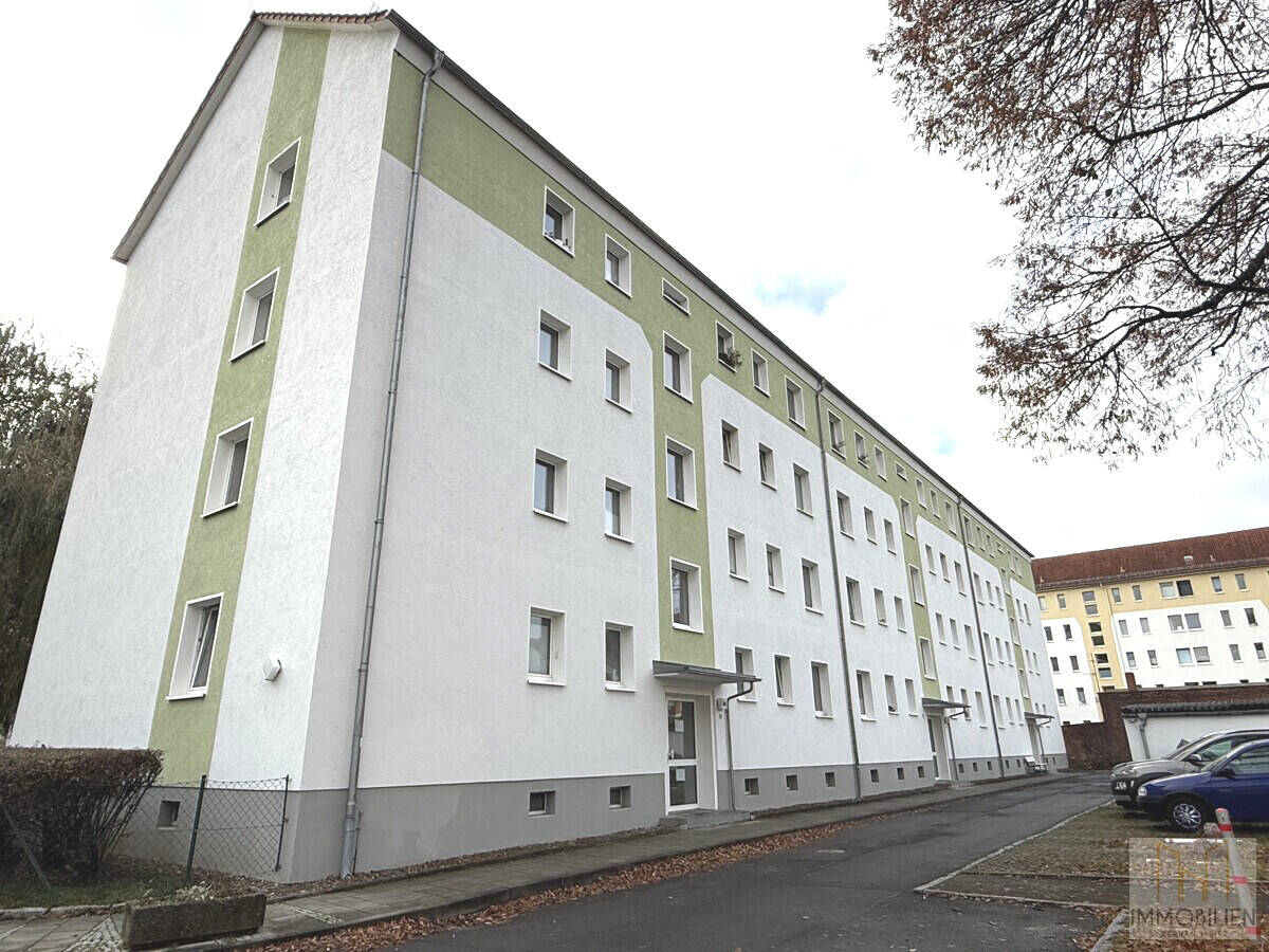 Gepflegte 3-Raum-Wohnung mit Parkett, Garage und sofortiger Verfügbarkeit