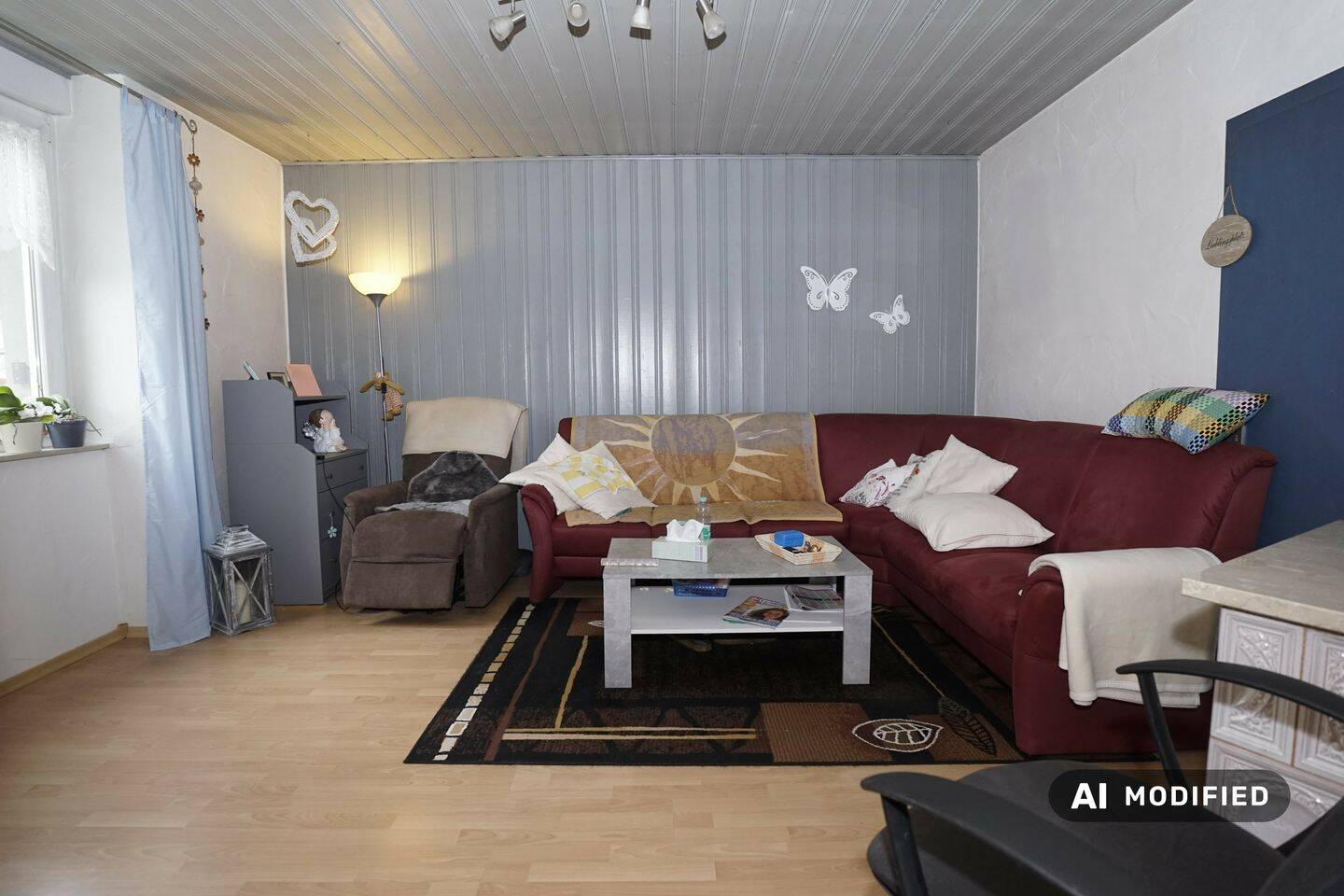 Fast wie ein Einfamilienhaus - 140 m² mit Terrasse, Gartenhaus und Doppelcarport.