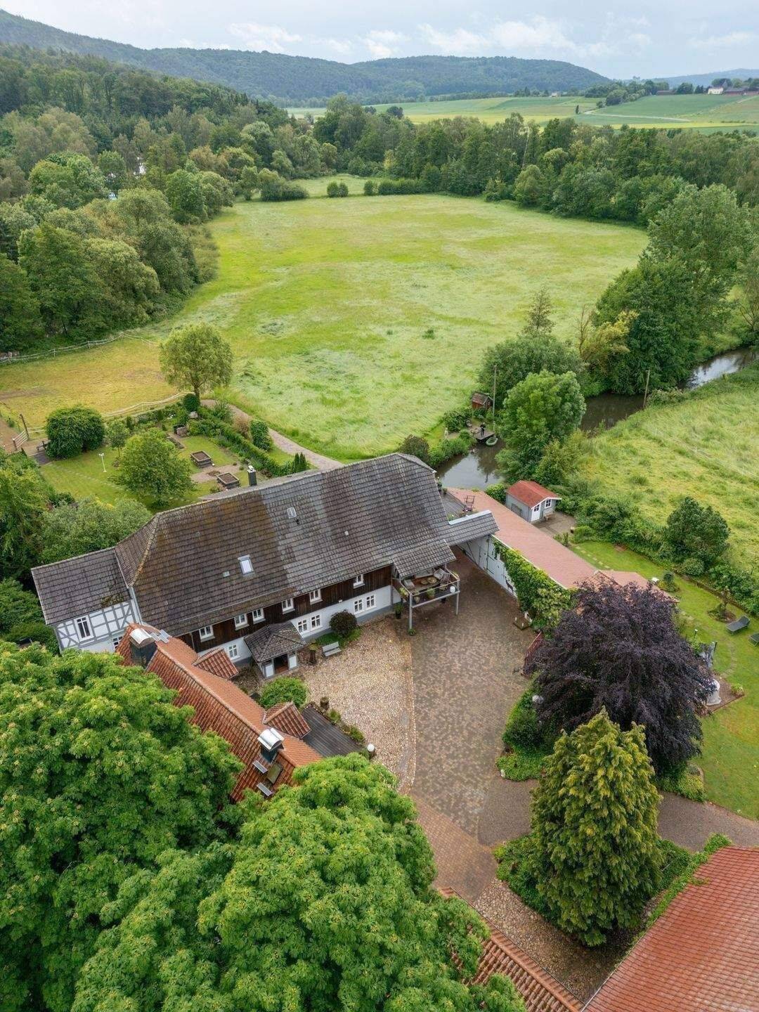 Historisches Mühlenanwesen in Alleinlage mit Pferdehaltung, Wasserkraft und attraktiven Einnahmemöglichkeiten – Bad Zwesten – Vorschaubild 3