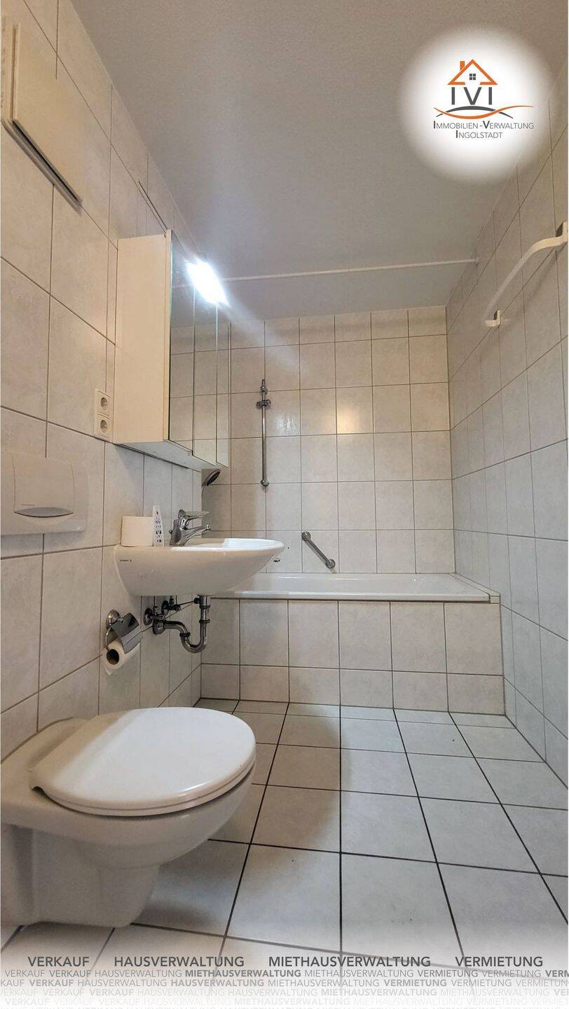 Charmante 1,5-Zimmer-Dachgeschosswohnung mit Einbauküche direkt in der Ingolstädter Altstadt! – Ingolstadt – Vorschaubild 6