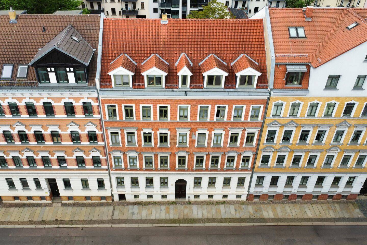 BEZUGSFREI // DACHGESCHOSSWOHNUNG MIT LOGGIA IN GOHLIS // ALTBAUCHARME TRIFFT ZEITGEMÄSSES WOHNEN