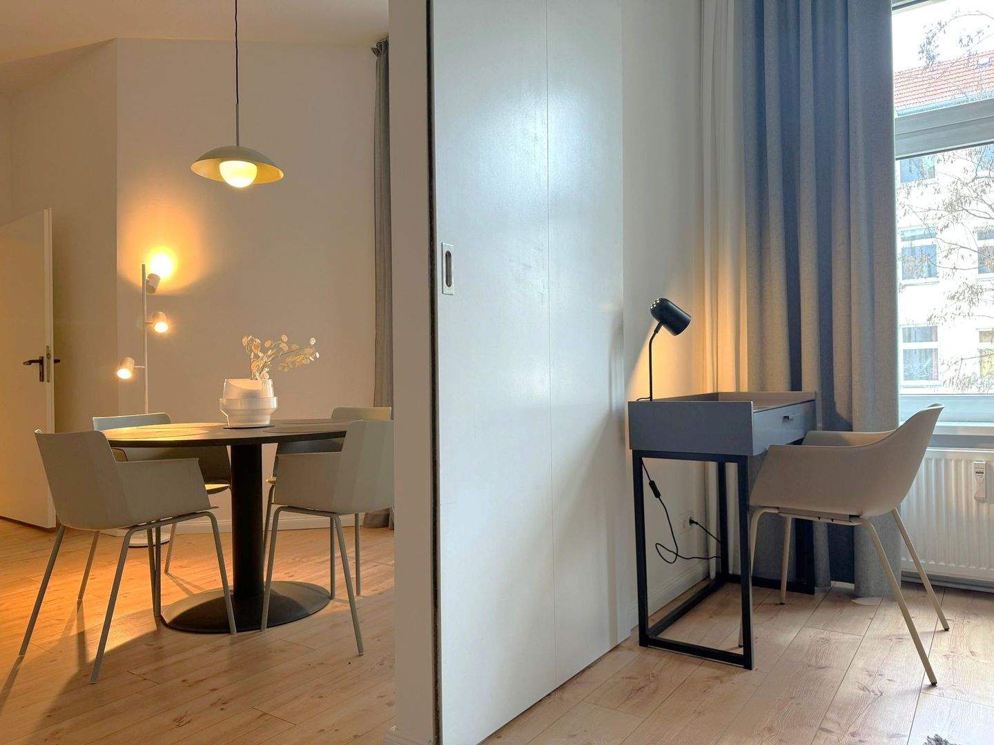 Sofort einziehen! Großzügige 2-Zimmer-Wohnung voll ausgestattet und modern eingerichtet – Berlin – Vorschaubild 2