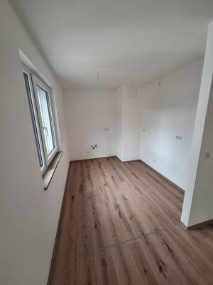 *NEUBAU* Exklusive 5-Zimmer-Wohnungen mit Balkon und Aufzug im 1. bis 5. Obergeschoss in 90763 Fürth – 90763 Fürth – Vorschaubild 5