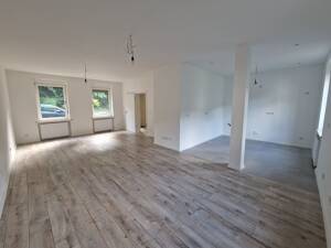 Einziehen und Wohlfühlen - umfangreich und modern sanierte Doppelhaushälfte in Siegen-Eiserfeld! – 57080 Siegen – Vorschaubild 2