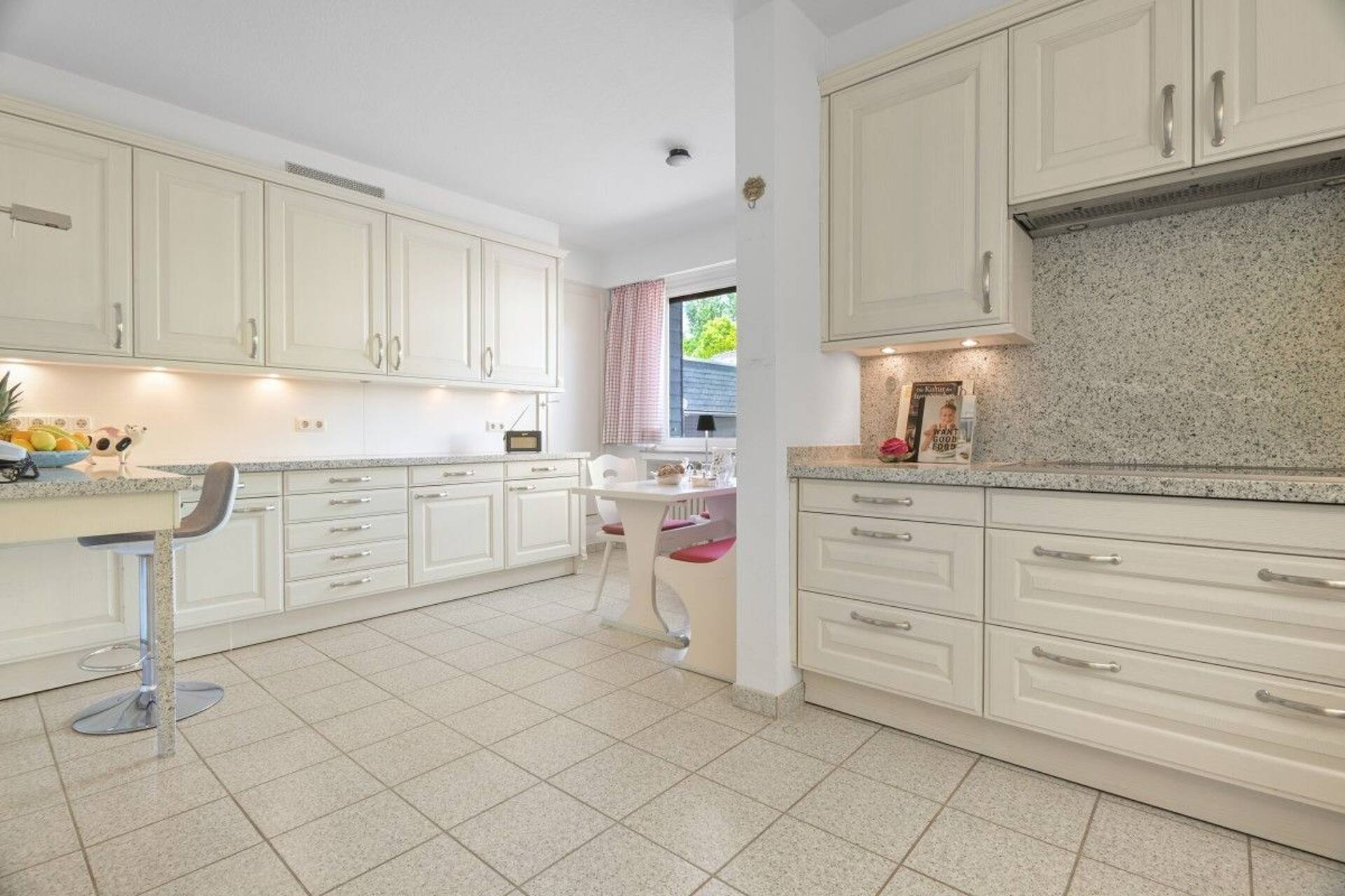 Einfamilienhaus in 50996 Köln mit 293 m² kaufen