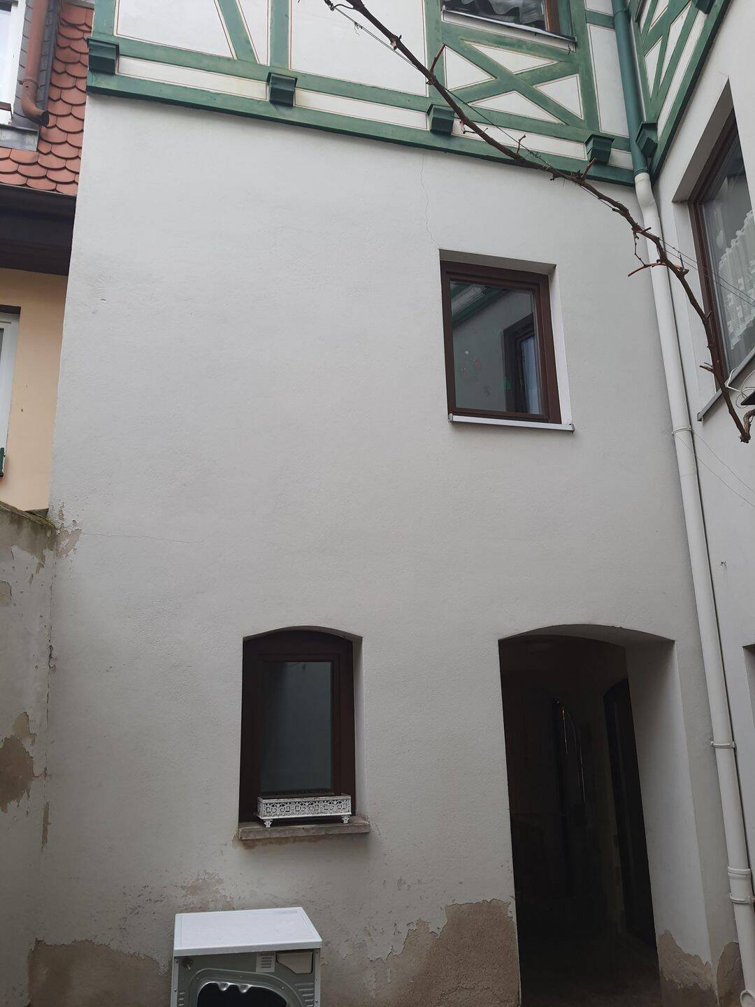 Historisches Fachwerkhaus mit attraktivem Ferienwohnungs-Potenzial im Herzen von Naumburg - Fassade Denkmalschutz – Naumburg (Saale) – Vorschaubild 6