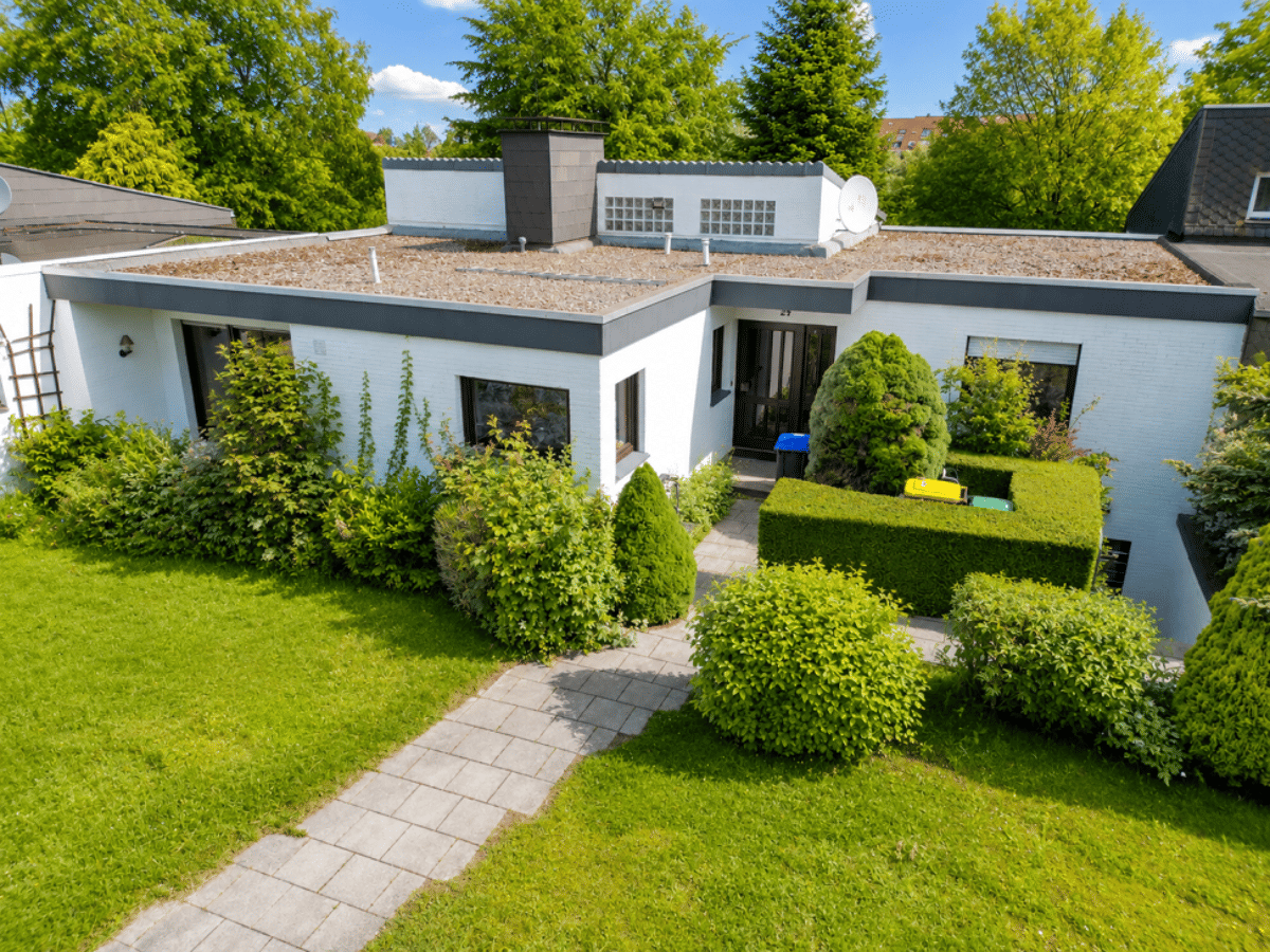 ***Südstadt: Zweifamilienhaus Nähe der Universität*** – 33100 Paderborn – Bild 1 von 9