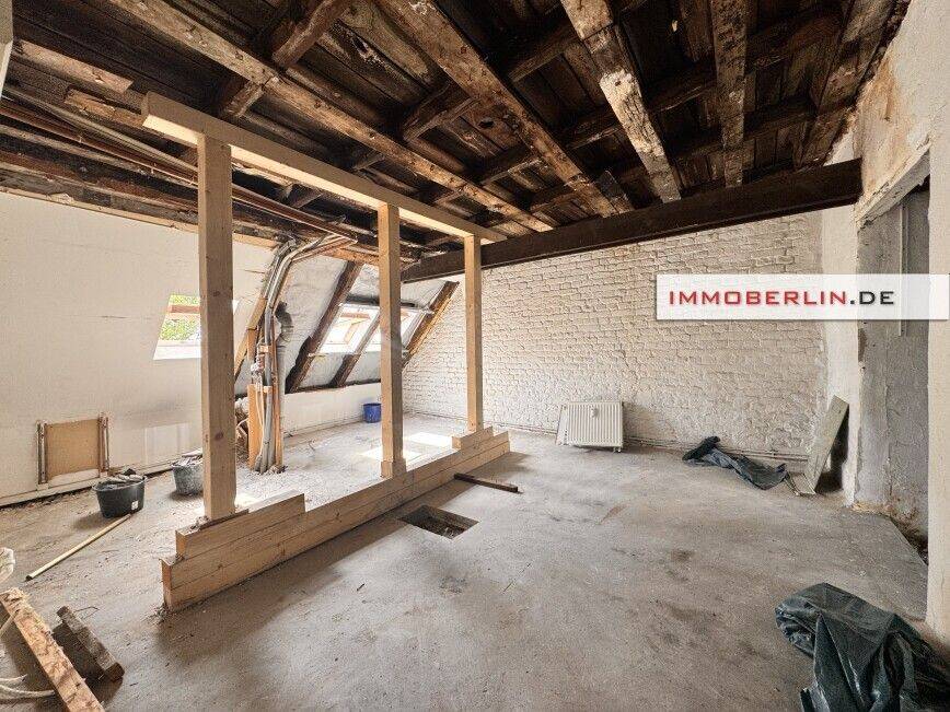 IMMOBERLIN.DE - Dachgeschossrohling für max. 4 Wohnungen ca. 290 m2 mit Bauvorbescheid – Berlin – Vorschaubild 3
