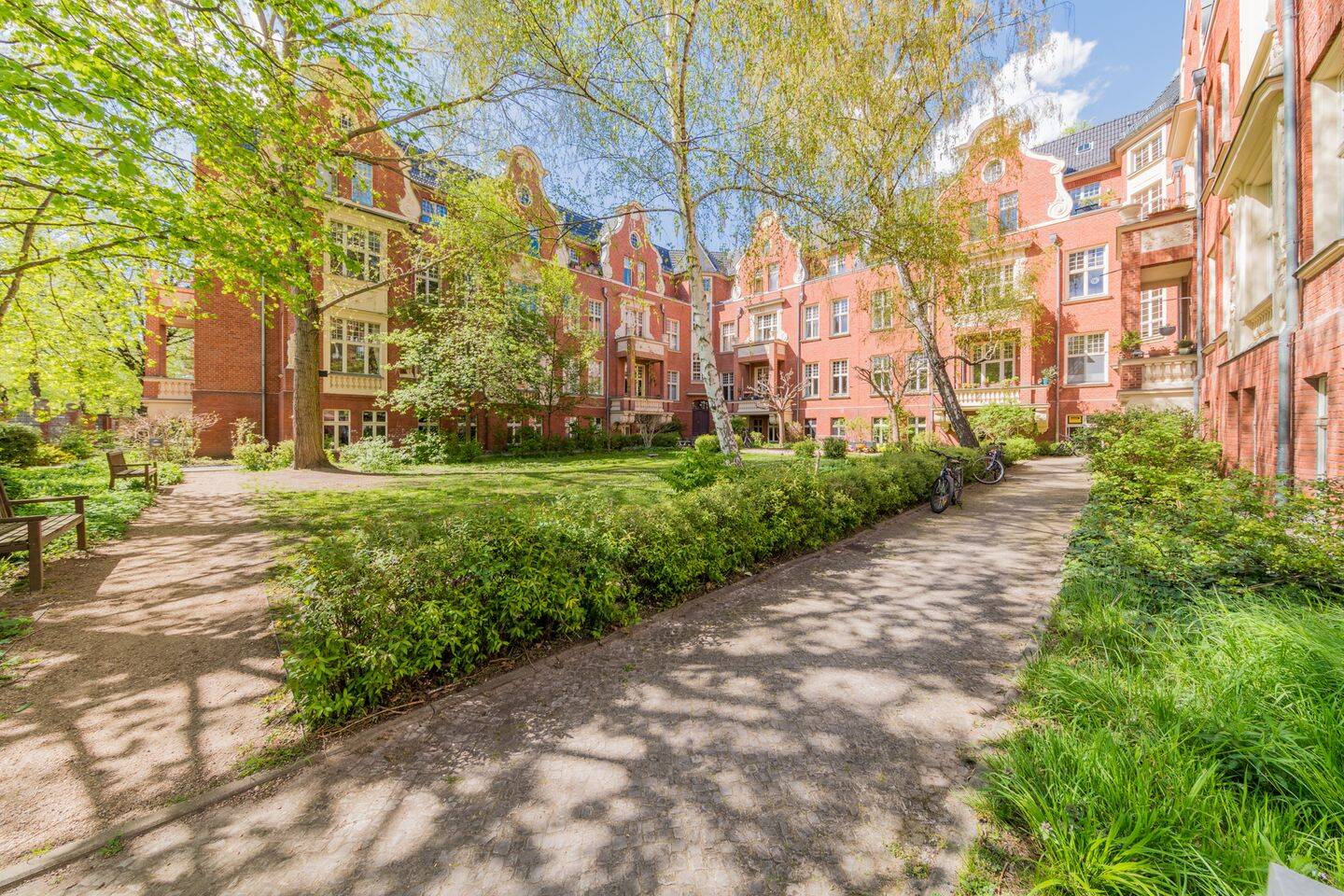 Spacious and bright 5-room flat with three balconies near the popular Dutch Quarter – Potsdam – Vorschaubild 3