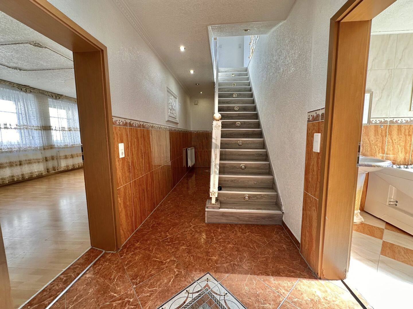 Familienfreundliches EFH - 190 m², kernsaniert, Vollkeller, Garten und Stellplätze – Stadthagen – Vorschaubild 6