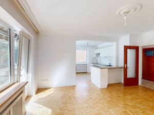 Besonderer Wohncharme: 2-Zimmer-Wohnung mit Balkon, Wintergarten, EBK & Tageslichtbad – 22523 Hamburg – Vorschaubild 2