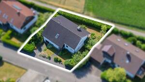 6 Zimmer PLUS Ausbaupotential im DG, 2 Bäder, sehr gute Lage, solide und großzügig