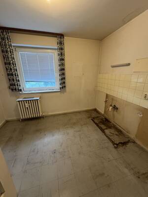 LAUTERBORN: Sanierungsobjekt mit Fernblick - 4-Zimmer-Wohnung mit Balkon - Preis VB – 63069 Offenbach am Main – Vorschaubild 9