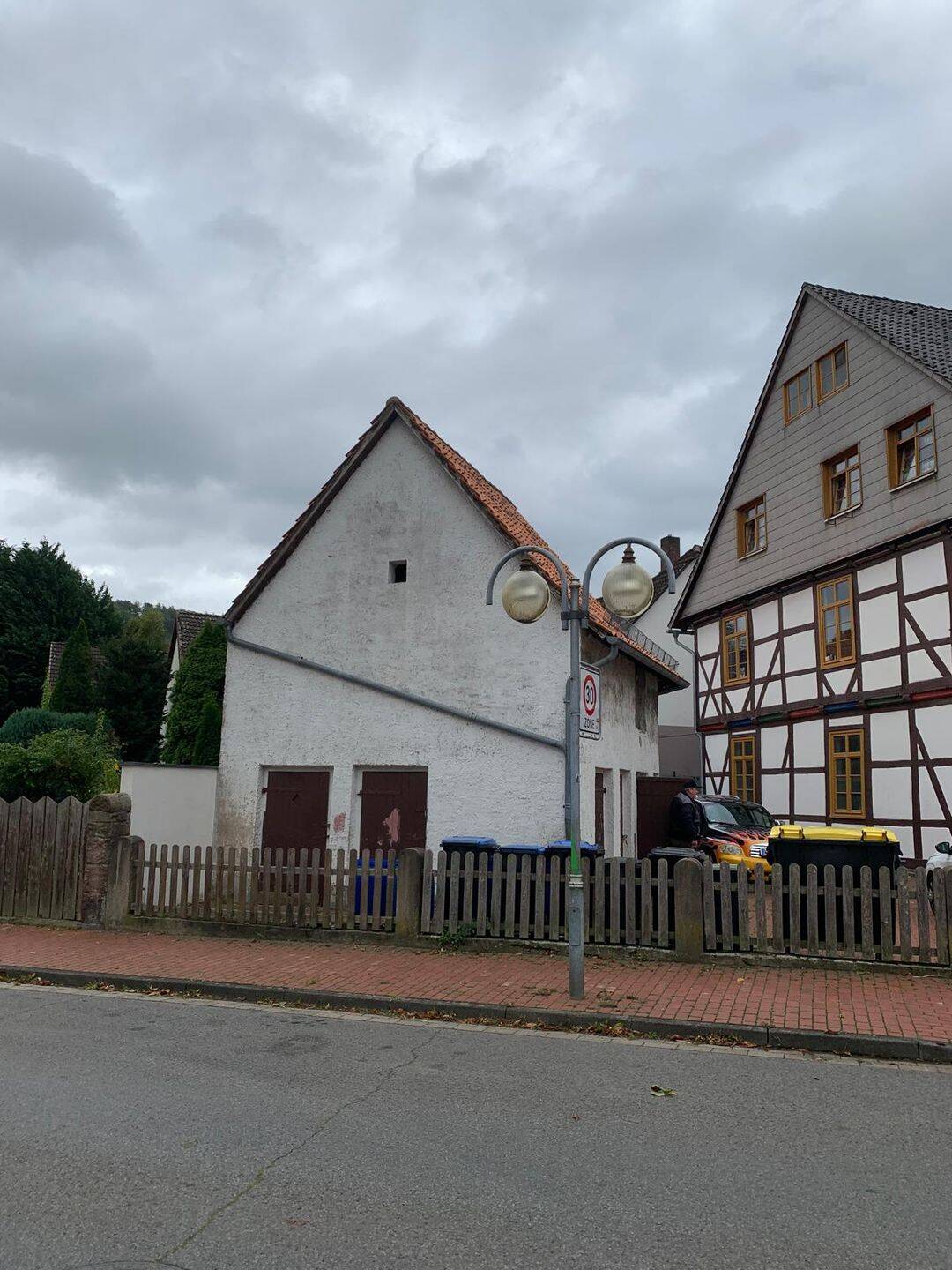 6- Familienwohnhaus mit Nebengebäude in zentraler Lage von Bodenwerder/Kemnade – Bodenwerder – Vorschaubild 3