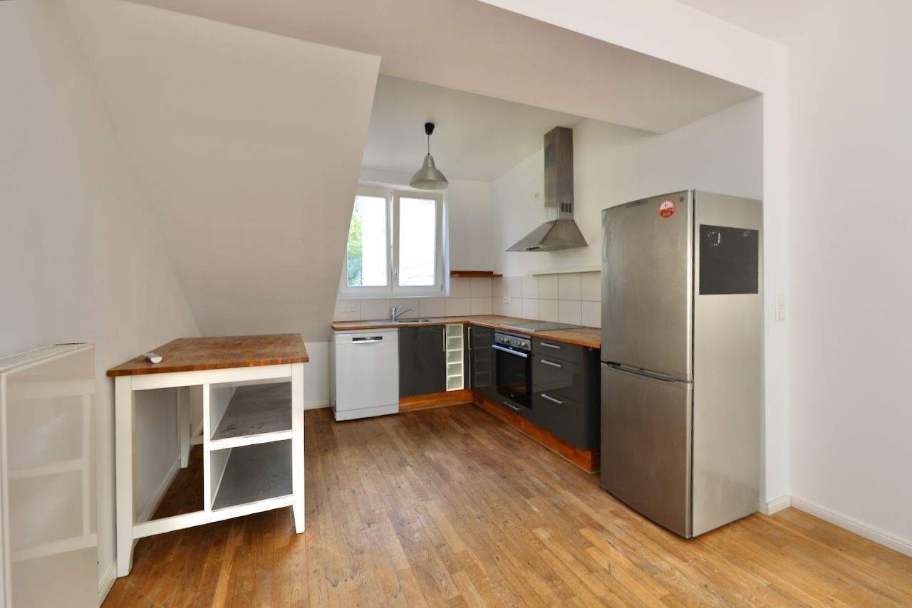 LICHTDURCHFLUTETE DACHGESCHOSSWOHNUNG MIT SONNIGER TERRASSE - OFFENE WOHNLOUNGE - ZENTRAL & RUHIG – Berlin – Vorschaubild 6