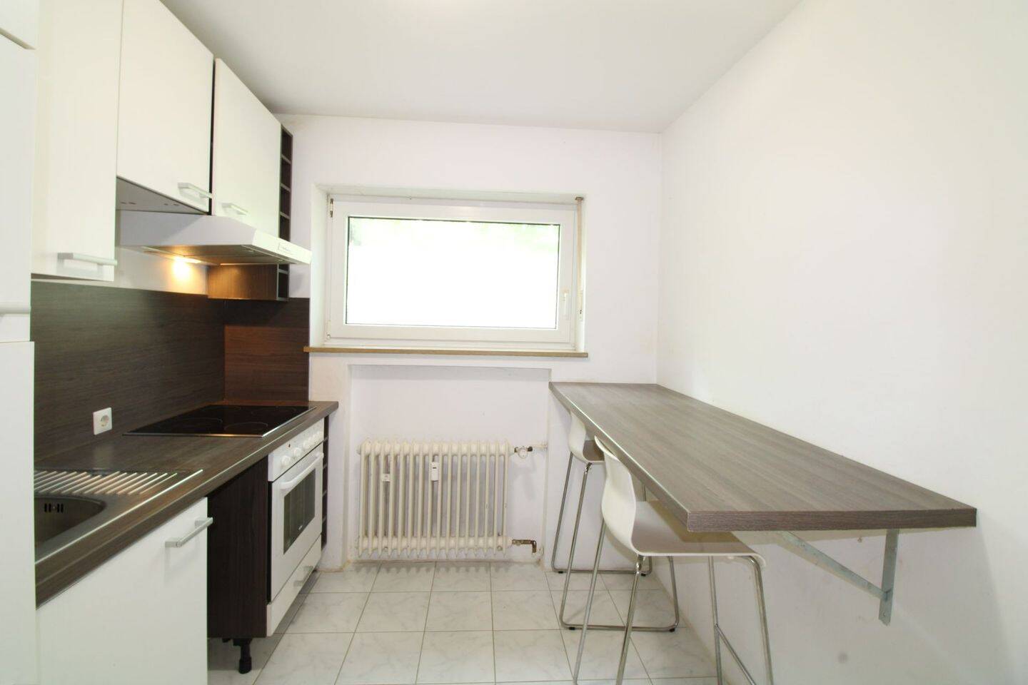 Freie & gepflegte 2-Zimmer-Wohnung im Hochparterre mit Balkon! Erbbaurecht bis 2067! – München – Vorschaubild 4