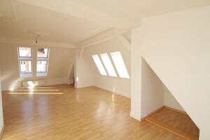 Bezugsfrei nahe FU Berlin: helle 2-Zimmer-Dachgeschosswohnung am Breitenbachplatz – 12163 Berlin – Vorschaubild 5