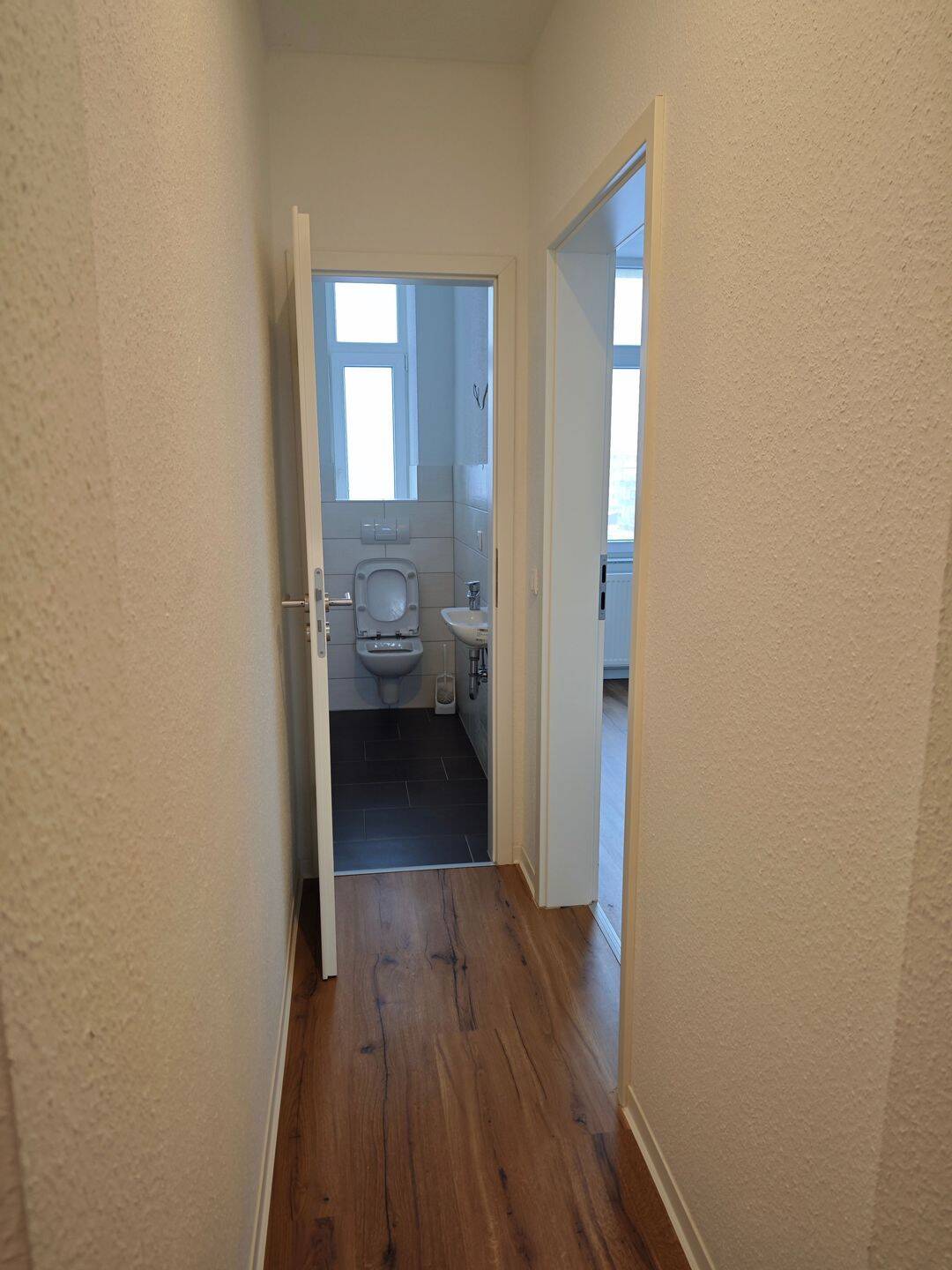 6-Zimmer-Wohnung-Maisonette im DG mit Balkon, Aufzug und Pkw-Stellplatz in Chemnitz Bernsdorf – Chemnitz – Vorschaubild 8
