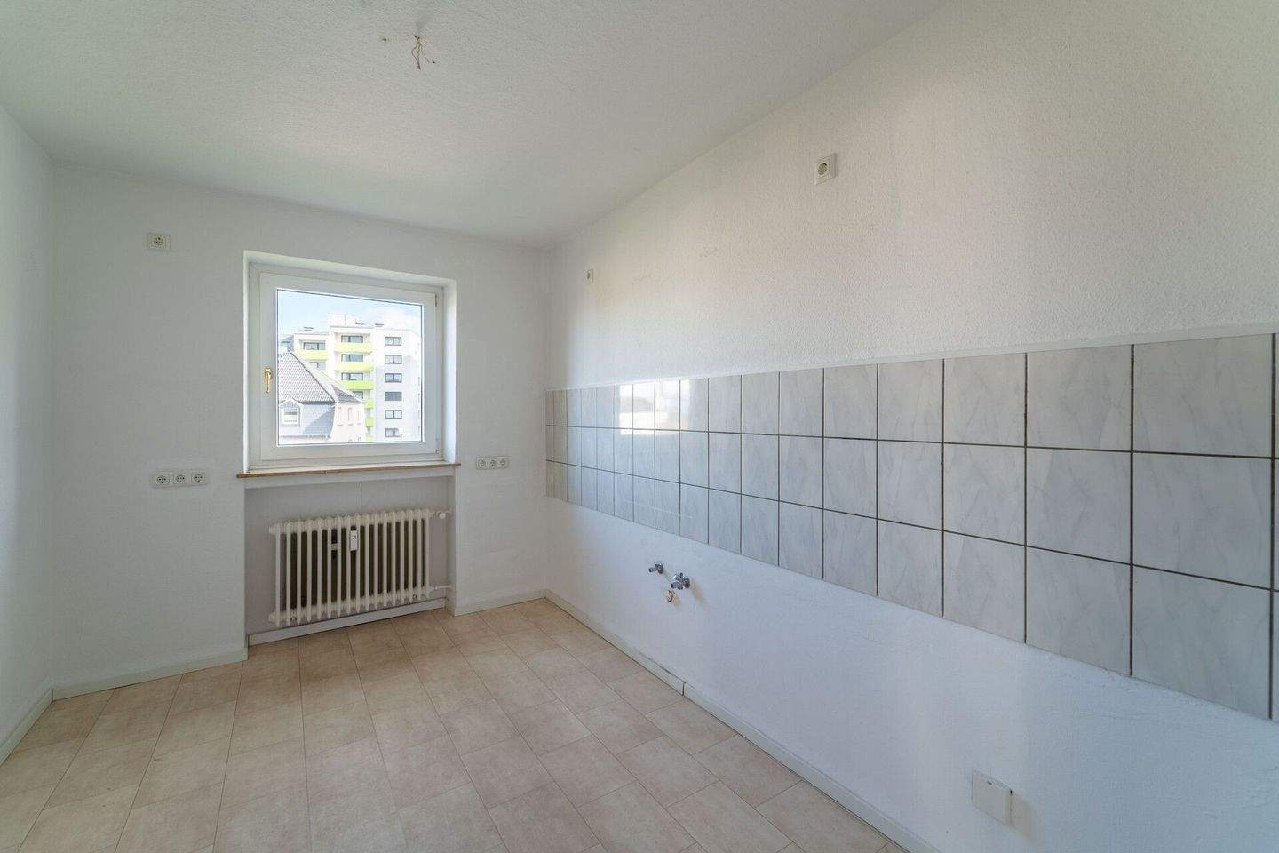 Kapitalanlage mit Potenzial: Komplett vermietetes MFH mit 15 Wohnungen, Aufzug & Garagen – Selb – Vorschaubild 8