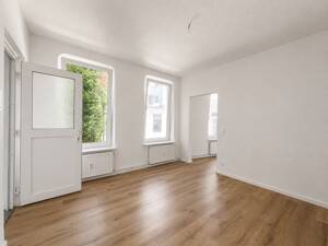 Modernisierte 1-Zimmer-Erdgeschosswohnung mit neuer Einbauküche und modernem Badezimmer – 24143 Kiel – Vorschaubild 2