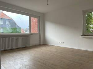 Neu sanierte 2-Zimmer-Wohnung mit Balkon in Oberhausen