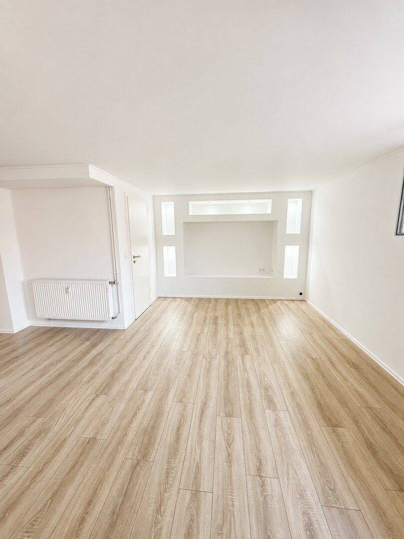 Renovierte 1 Zi.-Wohnung im Souterrain mit Potenzial - sofort bezugsfrei