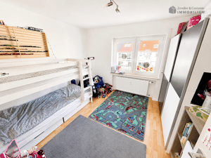 TOP! Attraktive, renovierte und gut ausgestattete 3-Zi.-Whg. * TL-Bad / Balkon / Pkw-Stpl. * – 70329 Stuttgart – Vorschaubild 5
