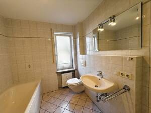 Frisch renovierte 3-Zimmer-Erdgeschosswohnung nähe Hauptbahnhof – 85051 Ingolstadt – Vorschaubild 5