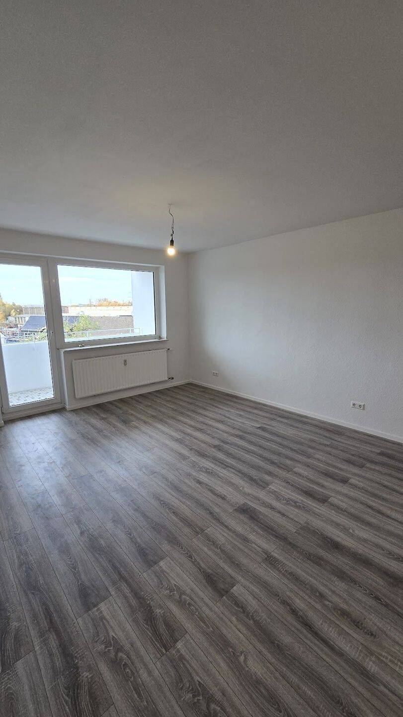 Komplett sanierte 3 Zimmer Wohnung mit Balkon in Gelsenkirchen zu vermieten