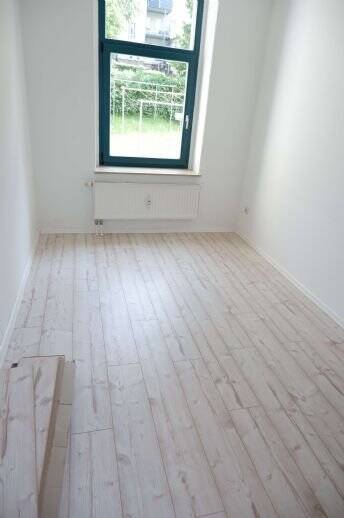 EBK Einbau mögl. ! WG-geeignet - modernes Laminat - Bad mit Dusche - EBK mögl. !!! – Chemnitz – Vorschaubild 7