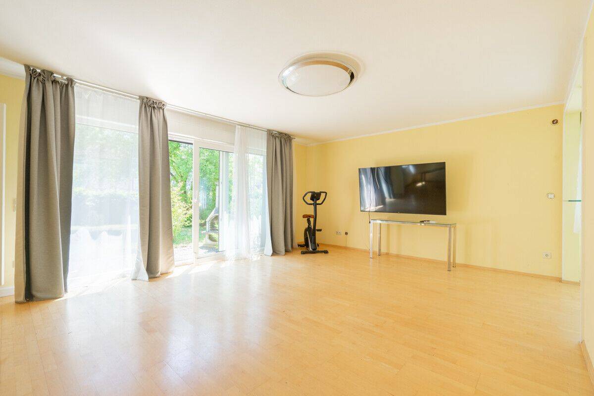 Wohnen mit Mehrwert - Großzügiges Zuhause mit Wellnessbereich und Einliegerpotenzial – Nürnberg – Vorschaubild 4