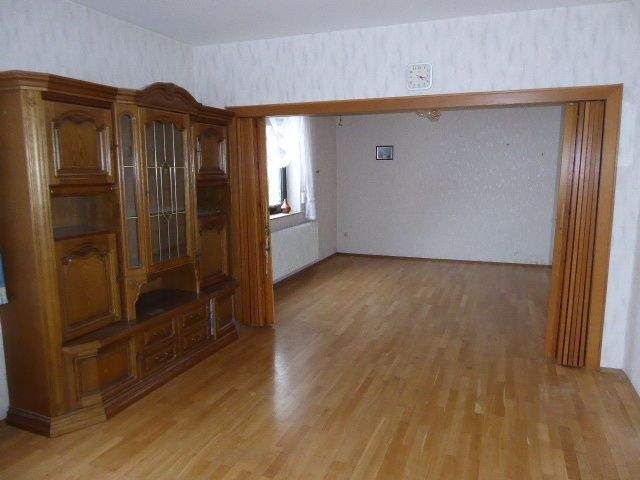 Charmantes Einfamilienhaus mit Nebengebäuden auf weitläufigem Grundstück - Ihr Sanierungsprojekt wartet! – Wohratal – Bild 1 von 5