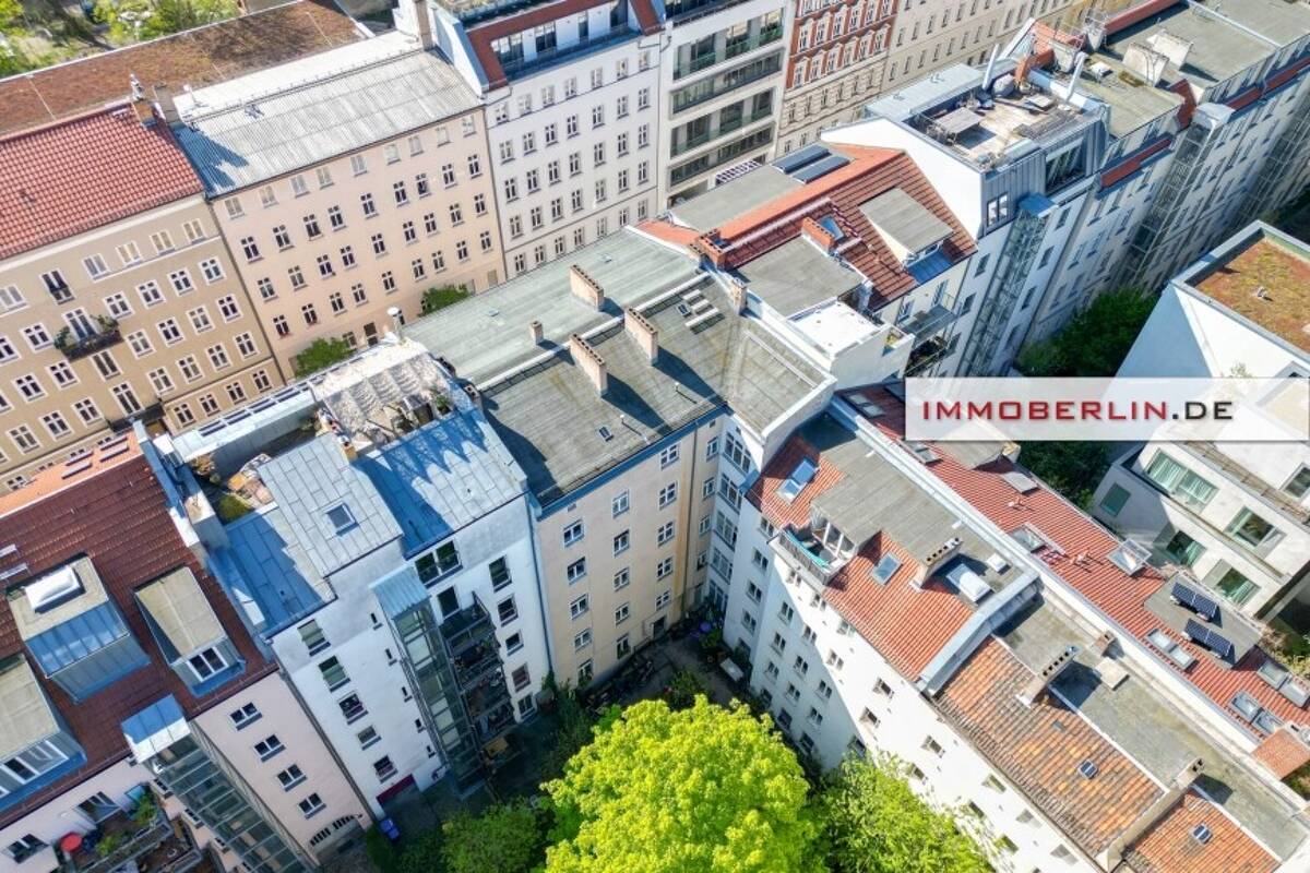IMMOBERLIN.DE - Geteiltes Wohn- & Geschäftshaus mit Ausbaugenehmigung in gefragter Lage – 10435 Berlin – Bild 1 von 9