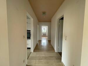 Bezugsfrei; Stilvolle 3 Zimmer Wohnung mit Balkon und PKW Stellplatz (SNR) – 50997 Köln – Vorschaubild 5