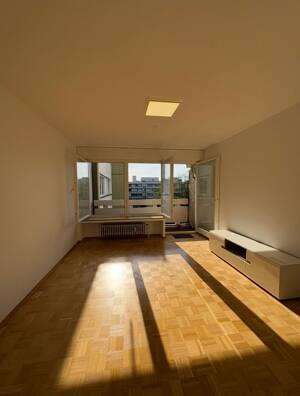 Bezugsfreie 1-Zimmer-Eigentumswohnung mit Balkon und Tiefgarage in München-Sendling