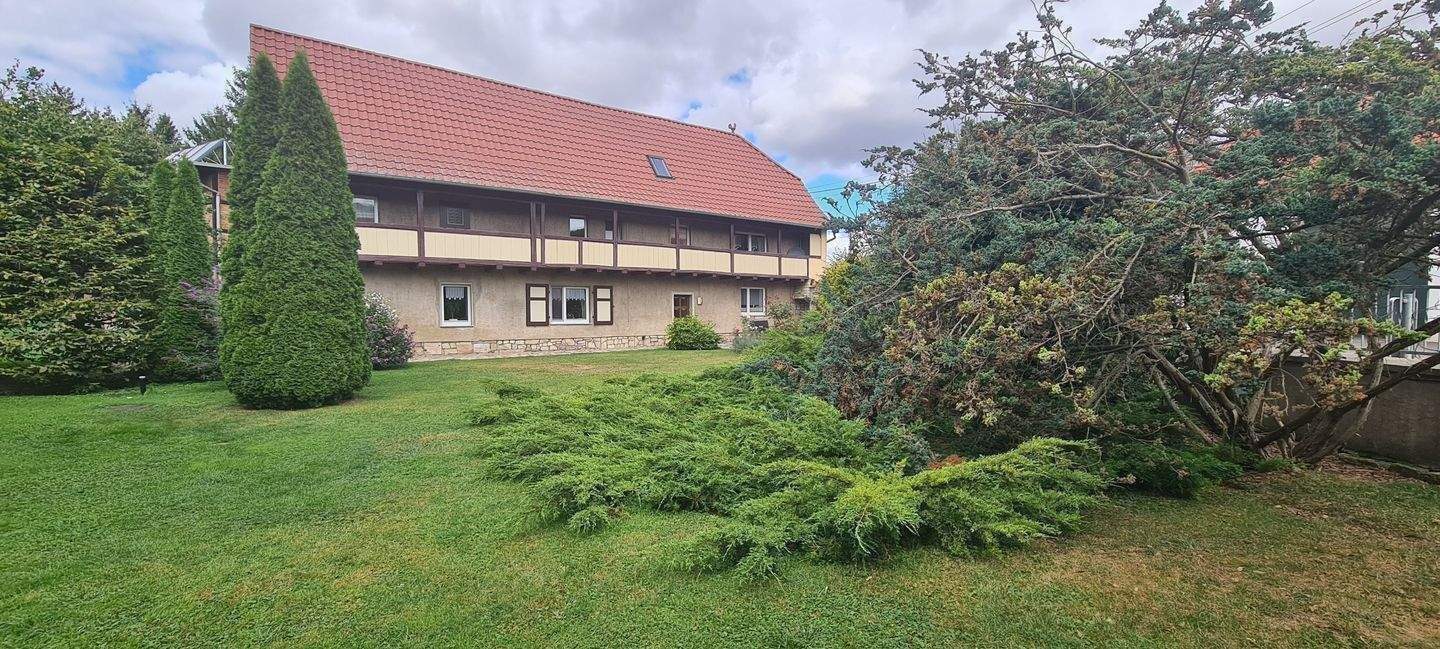 Gepflegtes Bauernhaus auf wunderschönem Grundstück mit Badeteich in Camburg – Naumburg (Saale) – Bild 1 von 9