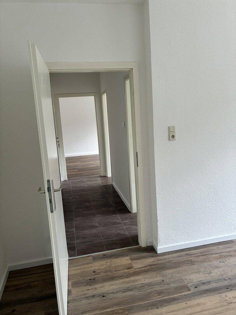Renovierte helle 2 Zimmerwohnung im 2.OG – Wuppertal – Vorschaubild 3