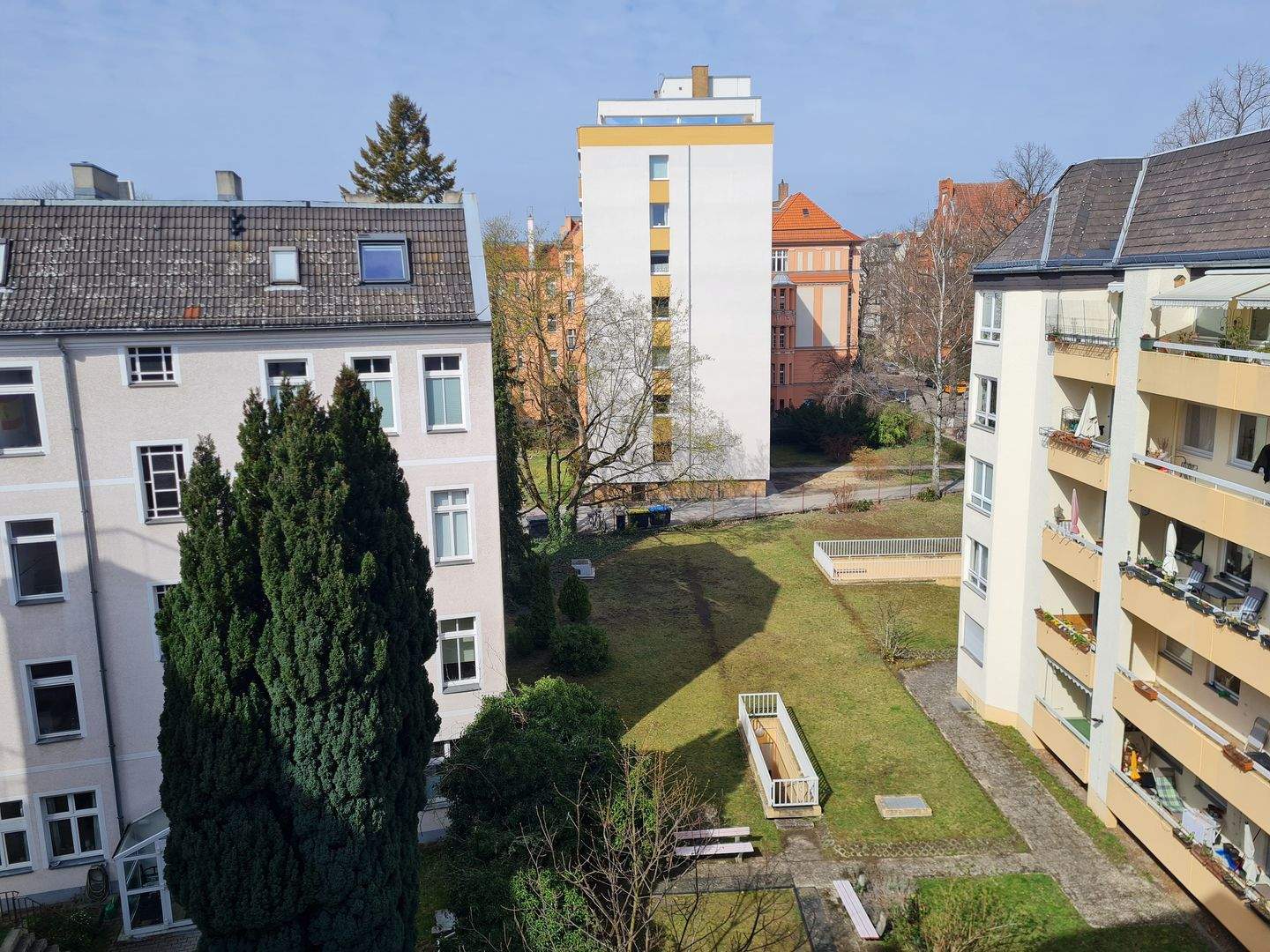 Ausblick mehrere Kilometer mit S-O-Balkon! Tolle Wohnung Breite Str.in Schmargendorf ums Eck*LIFT ins 4. Obergeschoss, Deckenhöhe über 3 m – Berlin – Vorschaubild 6
